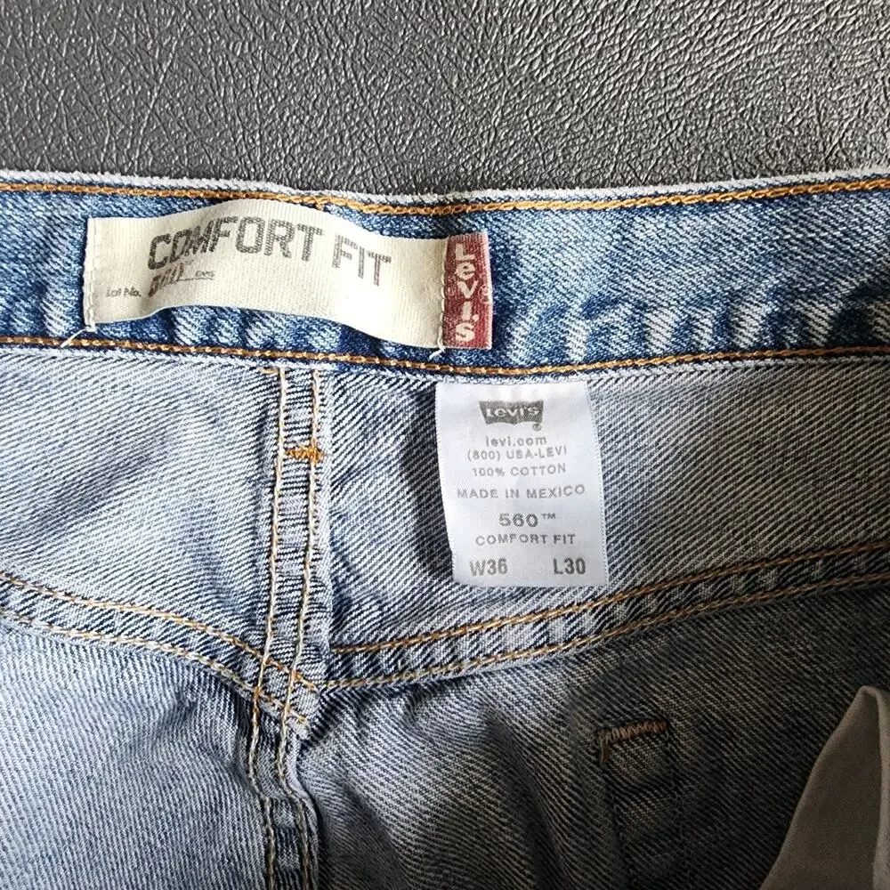 Vintage Levi's 560 Baggy Comfort Fit Blue Denim Jeans 36x30